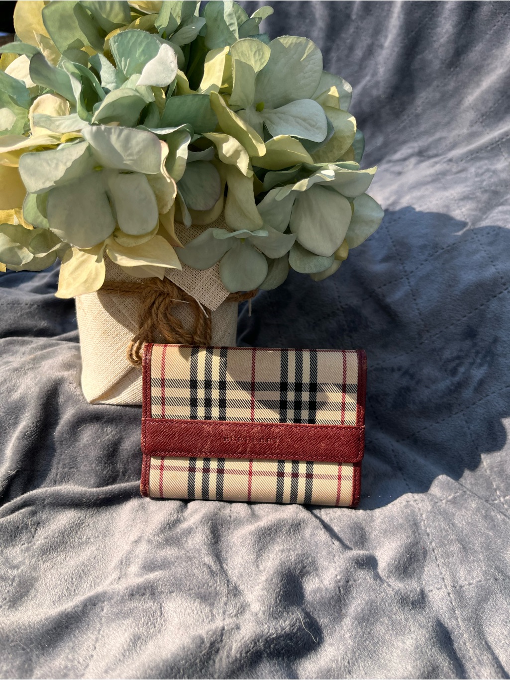 Authentic Vintage Burberry Nova Check Bifold Wallet  Burgundy Leather